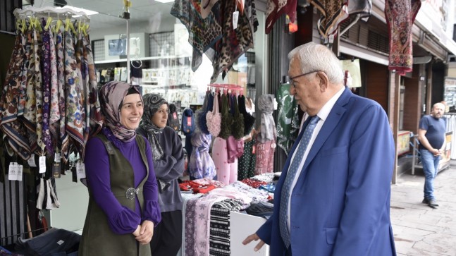 BAŞKAN POSBIYIK, UN PAZARI ESNAFINI ZİYARET ETTİ