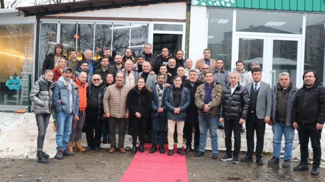 Kdz. Ereğli Belediyesi Önceki Dönem Başkanlarından Murat Sesli, yerel basına mangal partisi verdi.