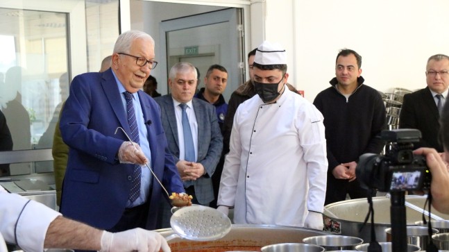 KDZ. EREĞLİ BELEDİYESİ, SICAK YEMEKLE HALKIN SOFRASINDA SEFER TASLARI, İLK İFTAR İÇİN YOLA ÇIKTI