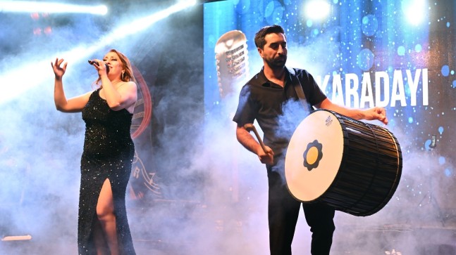 ELİF KARADAYI, EREĞLİLİLERİ COŞTURDU