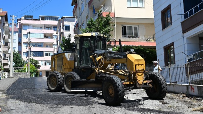 KDZ. EREĞLİ’DE SICAK ASFALT ÇALIŞMALARI KESİNTİSİZ SÜRÜYOR