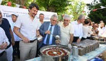 KDZ. EREĞLİ BELEDİYESİ, BİNLERCE AŞURE DAĞITTI