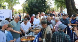 KDZ. EREĞLİ BELEDİYESİ, BİNLERCE AŞURE DAĞITTI