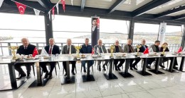 BAŞKAN POSBIYIK, BELEDİYESPOR BASKETBOL ALT YAPI SPORCULARINI AĞIRLADI