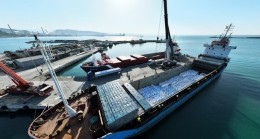 KDZ. EREĞLİ BELEDİYE LİMANI İTHALAT VE İHRACAT FİRMALARINA NEFES OLUYOR