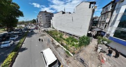 ESKİ BELEDİYE BİNASI ALANINA YENİ DÜZENLEME YAPILIYOR