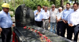 İŞÇİ LİDERİ ŞEMSİ DENİZER, KABRİ BAŞINDA ANILDI