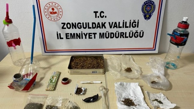 T.C. ZONGULDAK VALİLİĞİ İl Basın ve Halkla İlişkiler Müdürlüğü Sayı: 139 Tarih:/02024 BASIN BÜLTENİ KONU: Uyuşturucu veya Uyarıcı Madde Suçunu Önlemeye Yönelik Çalışmalar