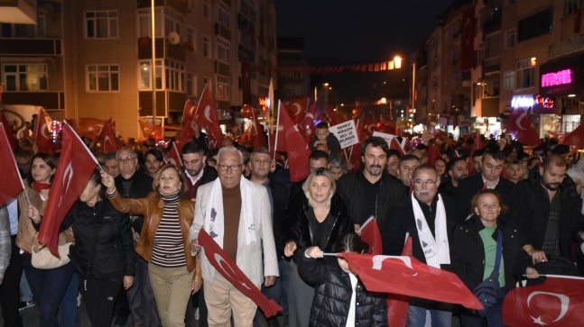 KDZ. EREĞLİ, ATATÜRK VE CUMHURİYET İÇİN YÜRÜDÜ ONBİNLER, “MUSTAFA KEMAL’İN ASKERLERİYİZ” DİYE HAYKIRDI