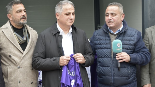 MİLLETVEKİLİ BOZKURT VE AK PARTİ HEYETİNDEN KDZ. EREĞLİ BELEDİYESPOR’A DESTEK