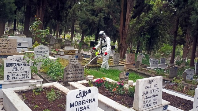 KDZ. EREĞLİ’DE MEZARLIKLAR BAYRAMA HAZIRLANIYOR