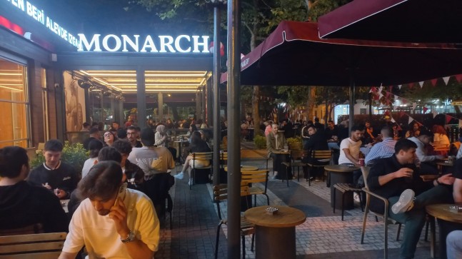 MONARCH COFFEE Hizmete Açıldı