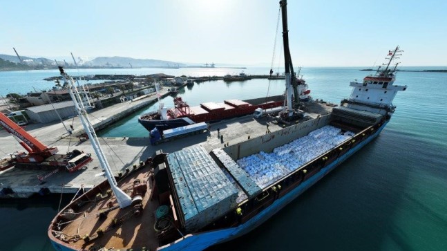 KDZ. EREĞLİ BELEDİYE LİMANI İTHALAT VE İHRACAT FİRMALARINA NEFES OLUYOR