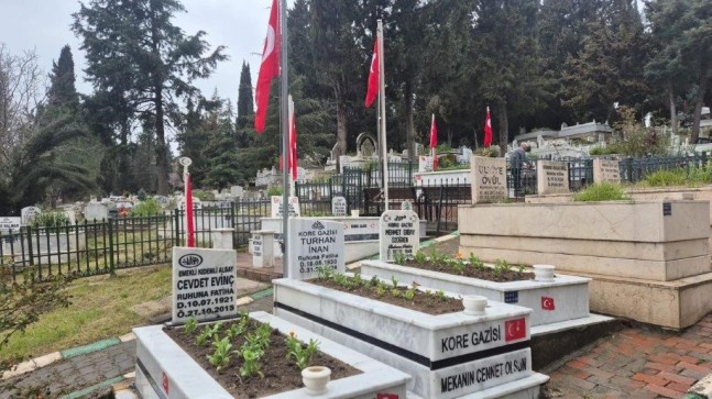 KDZ. EREĞLİ’DE MEZARLIKLAR BAYRAMA HAZIRLANIYOR