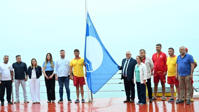ZONGULDAK PLAJLARININ TEK MAVİ BAYRAĞI, KDZ. EREĞLİ’DE GÖNDERE ÇEKİLDİ