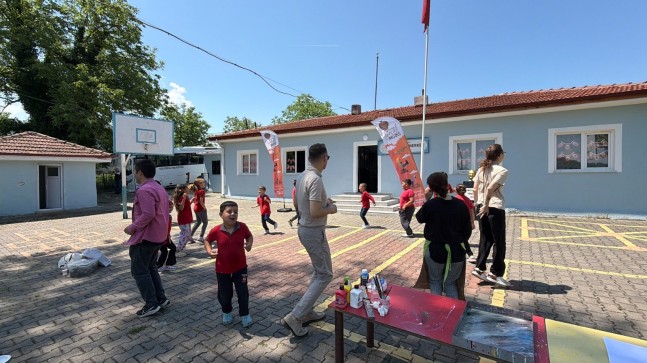 KÖY OKULLARI SOSYAL SORUMLULUK AĞI PROJESİ ÜVEYİKLİ’DE DEVAM ETTİ