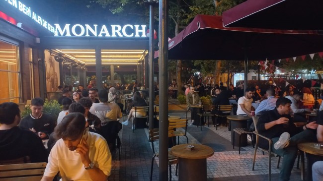 MONARCH COFFEE Hizmete Açıldı