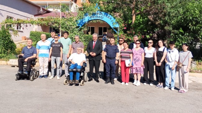 KAYMAKAM MEHMET YAPICI’ DAN ENGELLİLERE VEDA ZİYARETİ