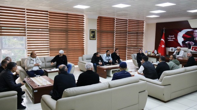 BAŞKAN POSBIYIK, UN PAZARI ESNAFIYLA BULUŞTU