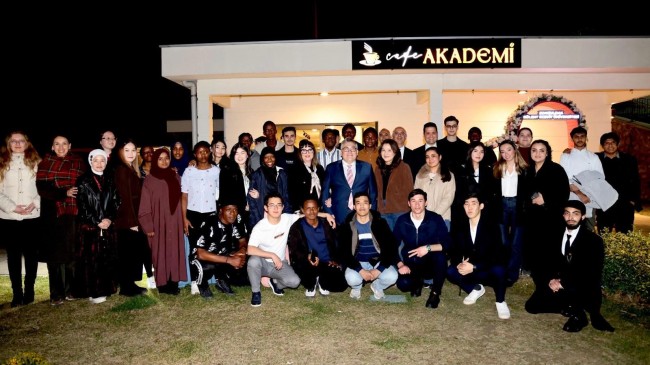 Rektör Özölçer Uluslararası Öğrencilerle İftar Sofrasında Buluştu