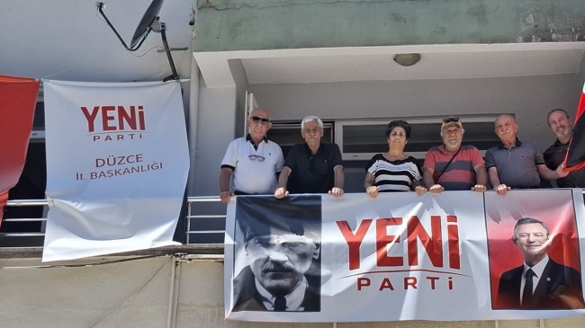 Gazeteci KESKİN Ailesi Memleketi Düzce’de Yeni Parti Binasını Ziyaret Etti