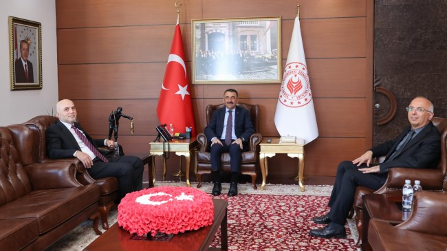 Zonguldak Valisi Hacıbektaşoğlu Rektör Prof. Dr. Ulusoy’u Makamında Kabul Etti