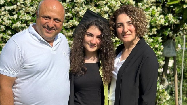 Türkiye’nin Gururu İpek Yavuz LGS Birincisi